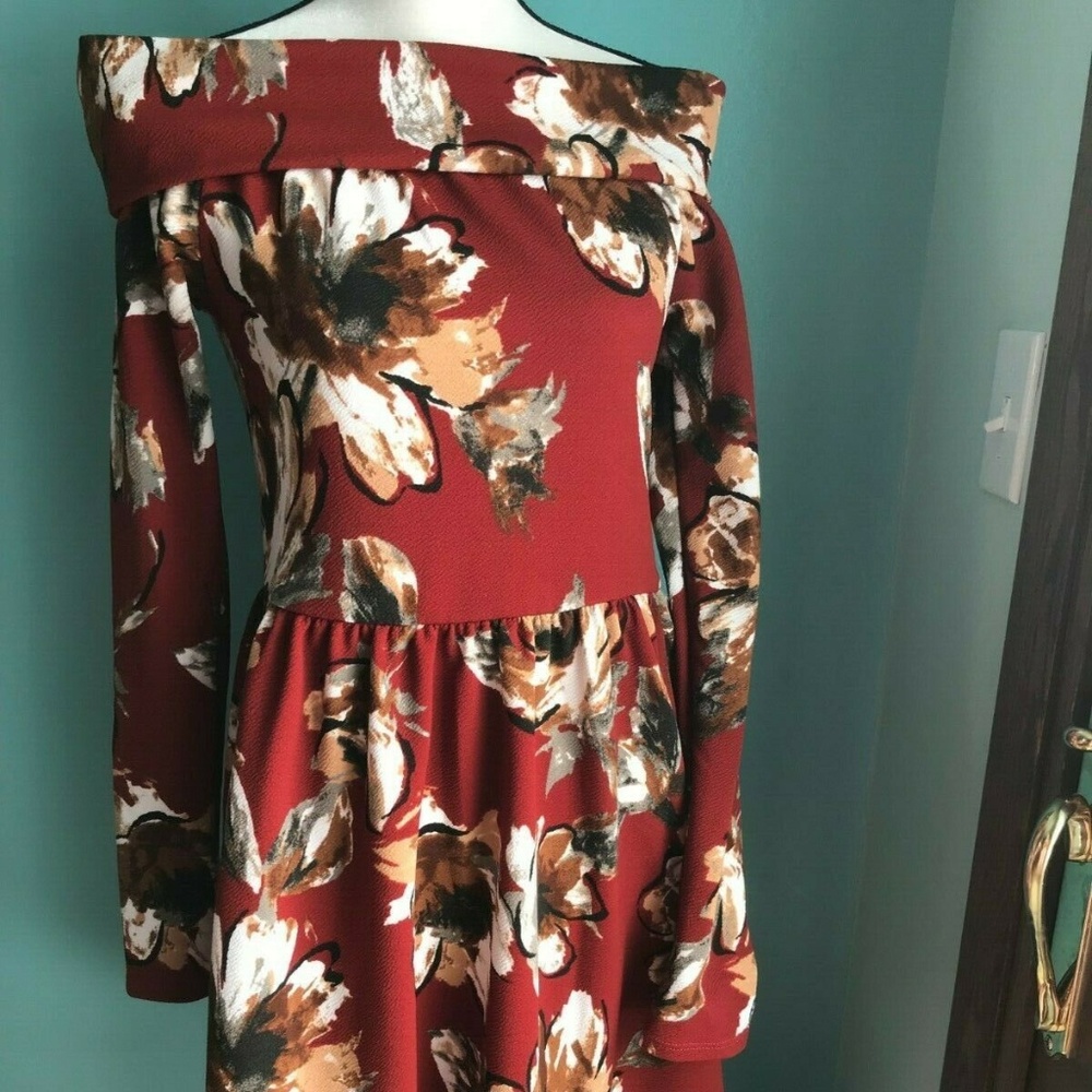 Easel Los angeles Women's Dress Flowers Off Should